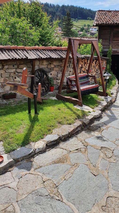 Guest Rooms Colorit Koprivshtitsa Buitenkant foto