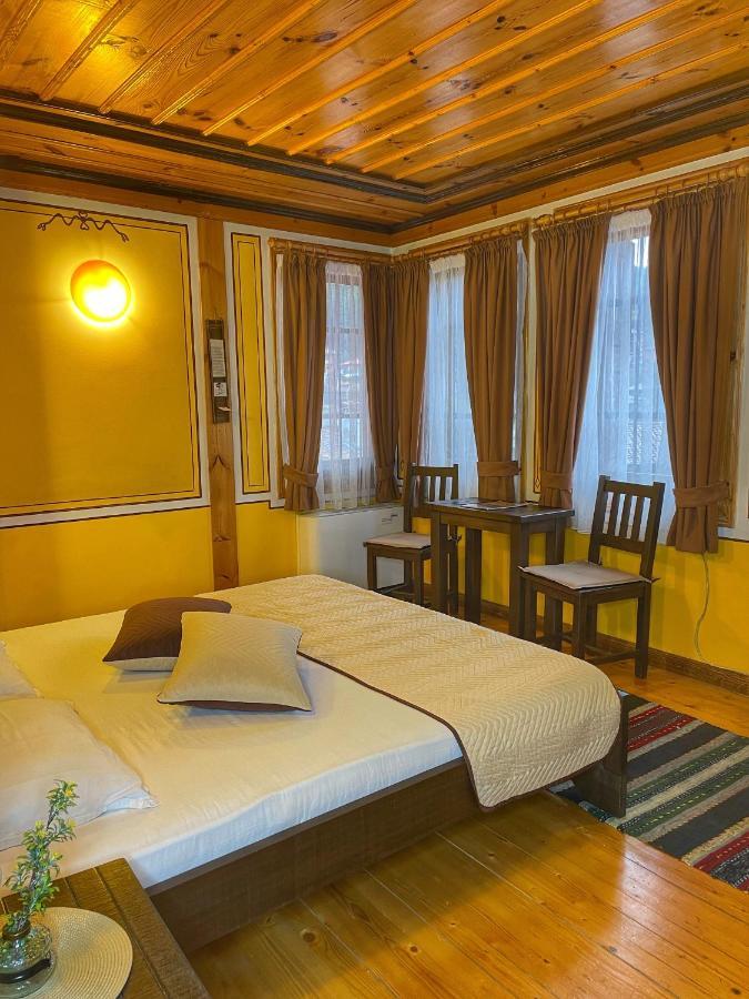 Guest Rooms Colorit Koprivshtitsa Buitenkant foto