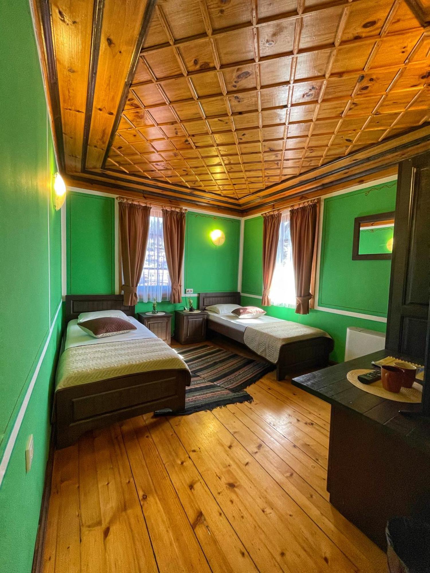 Guest Rooms Colorit Koprivshtitsa Buitenkant foto