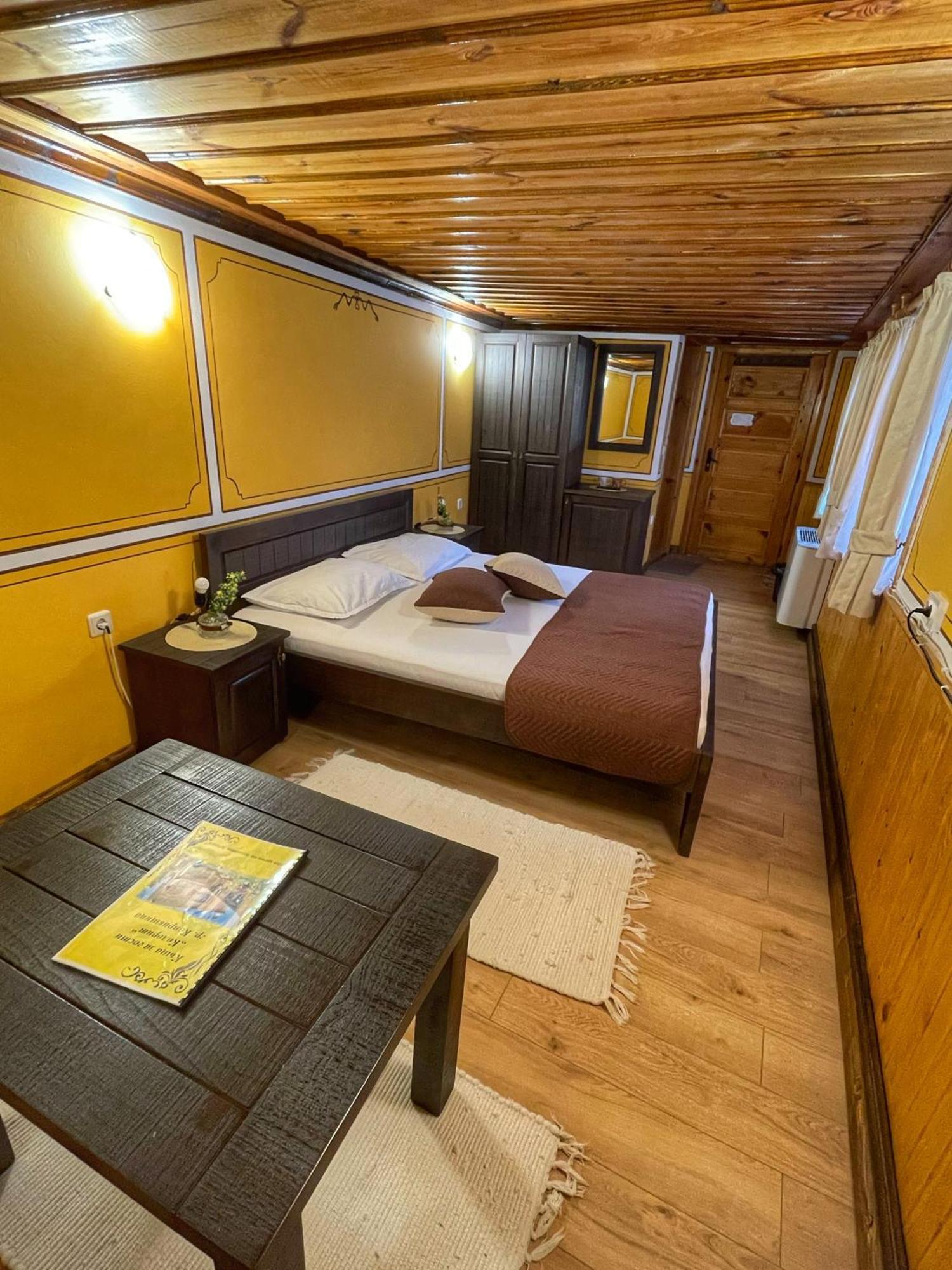 Guest Rooms Colorit Koprivshtitsa Buitenkant foto