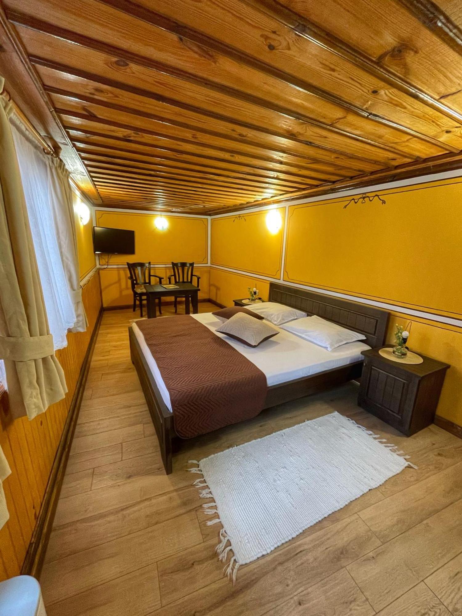 Guest Rooms Colorit Koprivshtitsa Buitenkant foto
