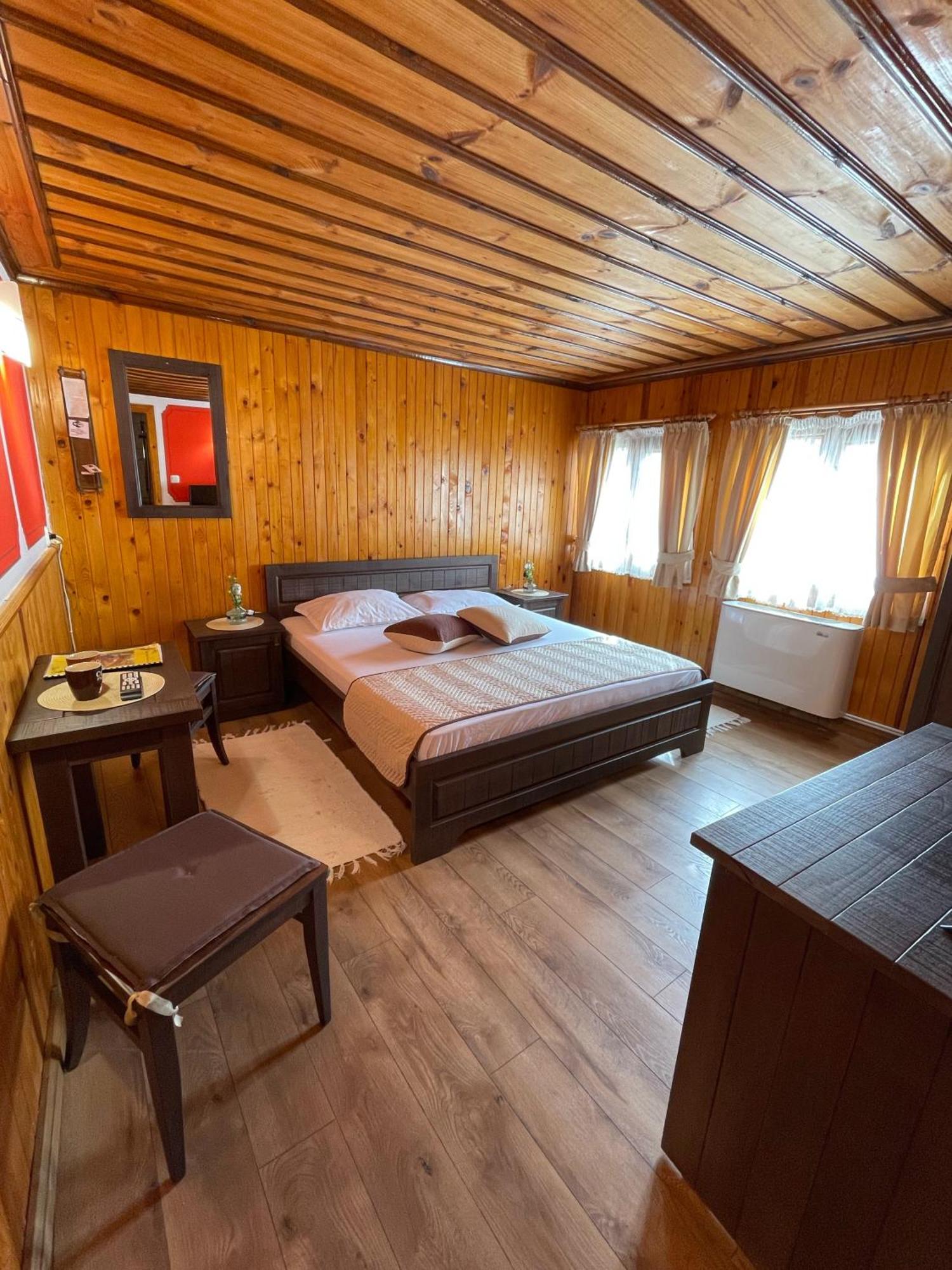 Guest Rooms Colorit Koprivshtitsa Buitenkant foto