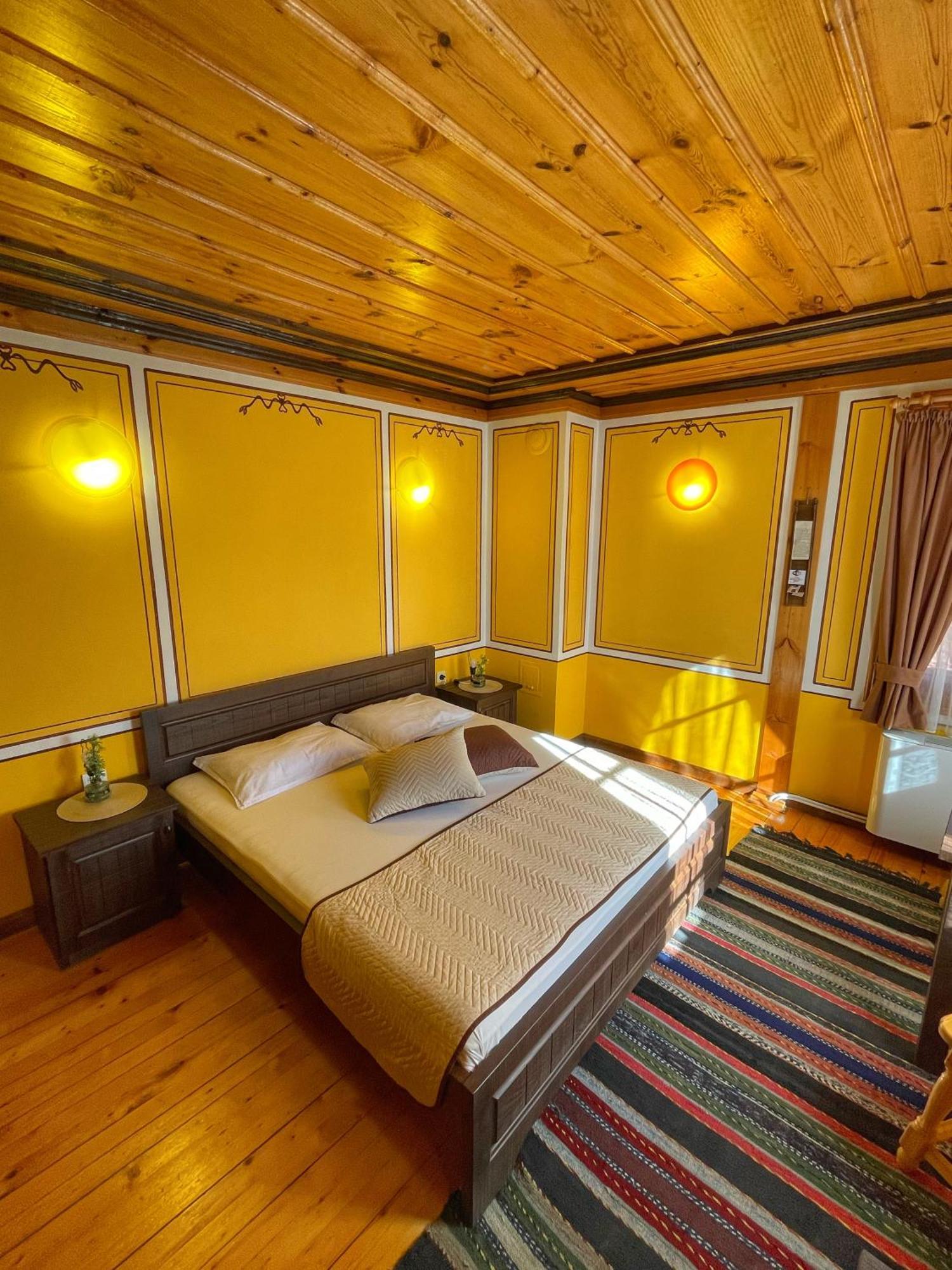 Guest Rooms Colorit Koprivshtitsa Buitenkant foto